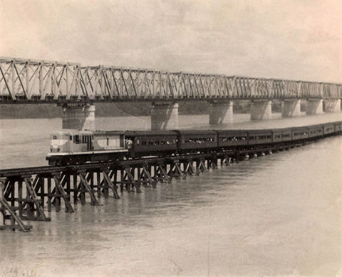 27_Bridge_Display.png